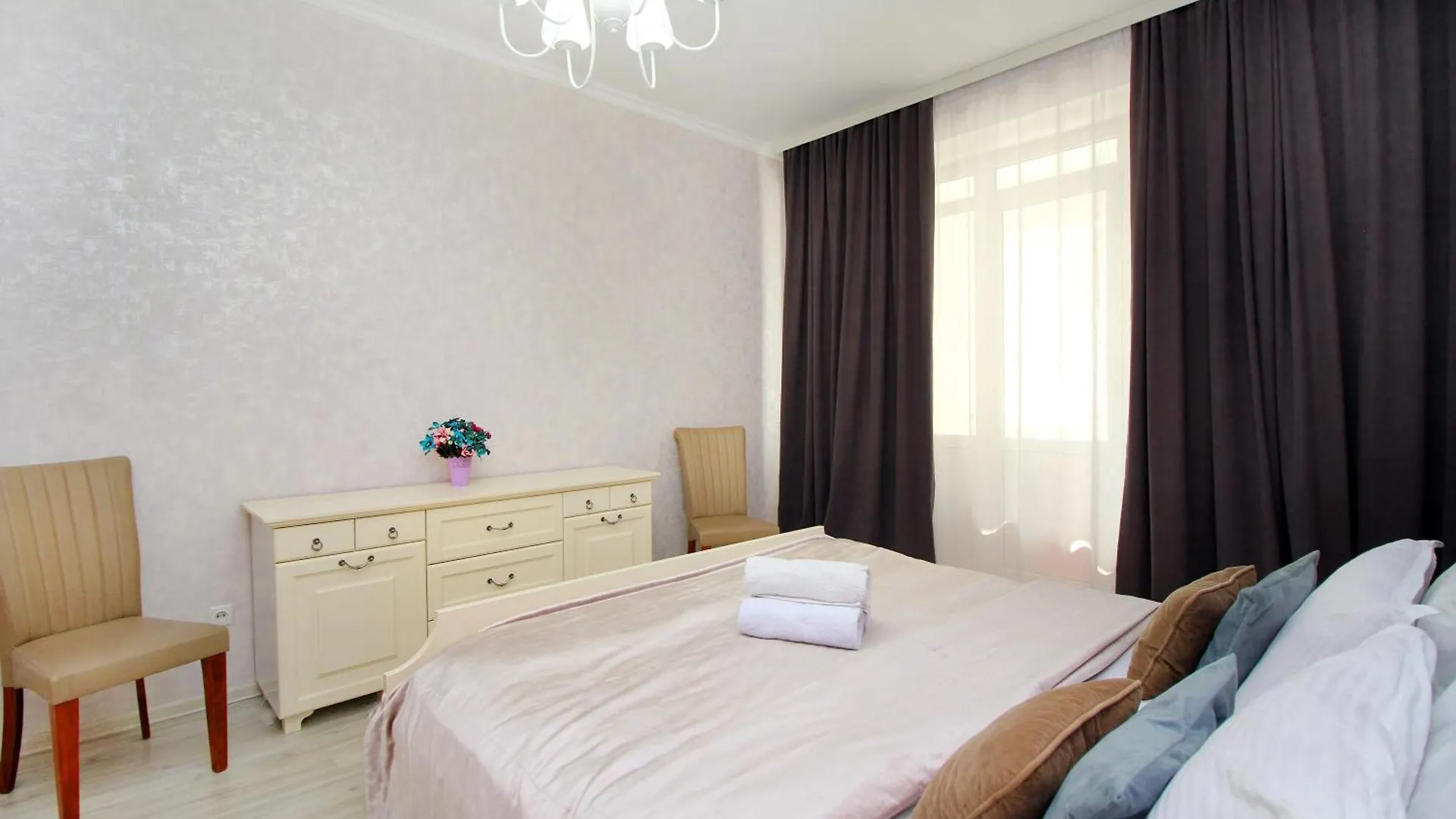 Двухкомнатные Апартаменты Жк Шахристан 91 Almaty Apartment
